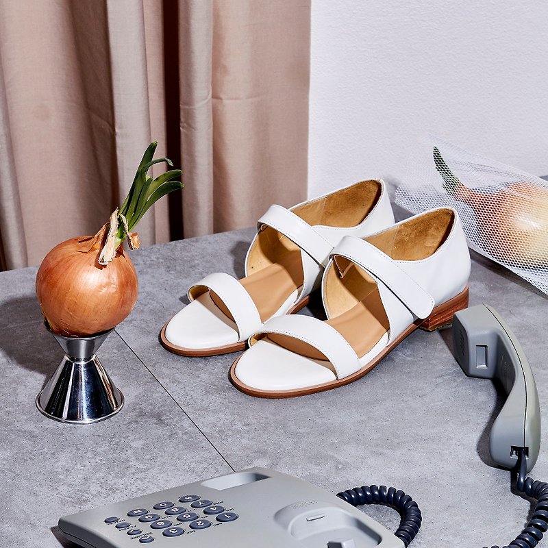 White-PLUM Sandals - รองเท้ารัดส้น - หนังแท้ ขาว