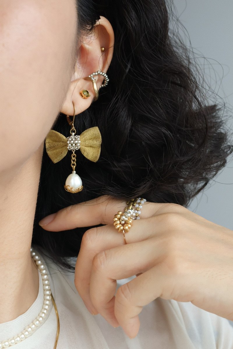 Lace Bow Pearl Earrings Vintage Brass Bronze Pearl Japanese Beads - ต่างหู - ทองแดงทองเหลือง สีทอง