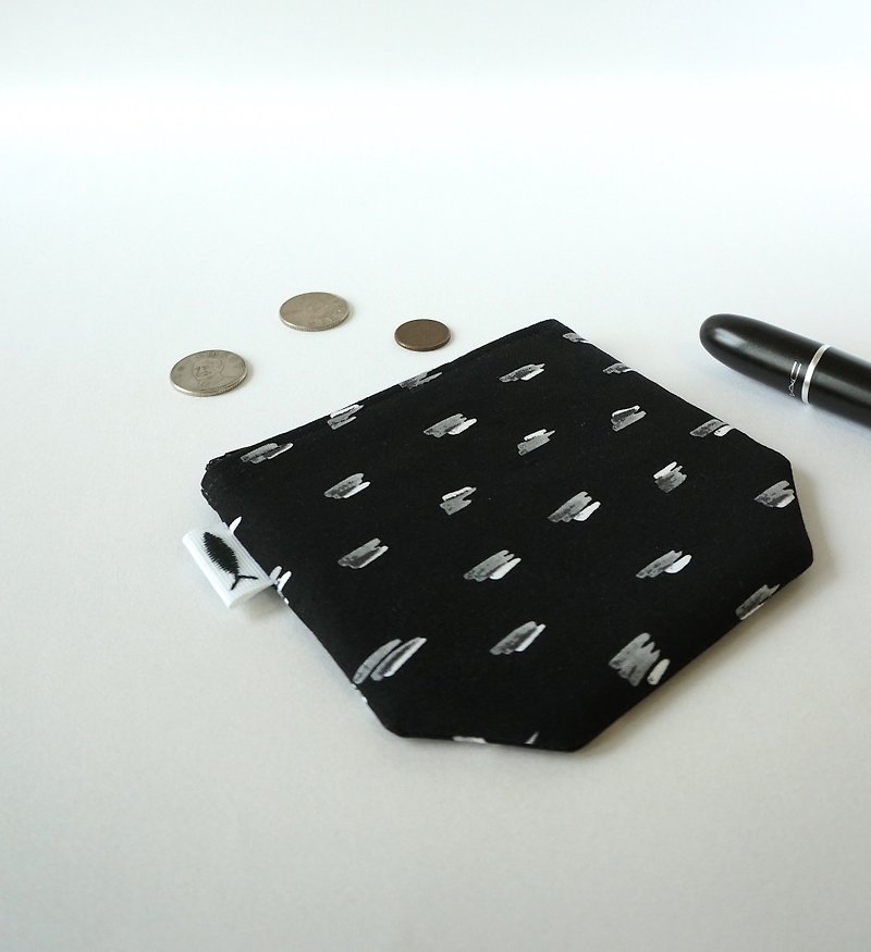 / Black lacquered corner purse / card storage bag / makeup bag / portable small package - กระเป๋าใส่เหรียญ - ผ้าฝ้าย/ผ้าลินิน สีดำ
