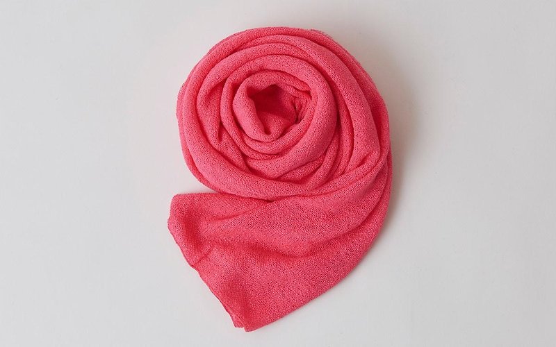 リネンニットストール　コーラルピンク（後染め） - 絲巾 - 棉．麻 粉紅色