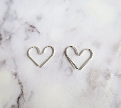 COOL & HOT 925純銀 輕銀耳飾-SWEET-極簡愛心形 耳環