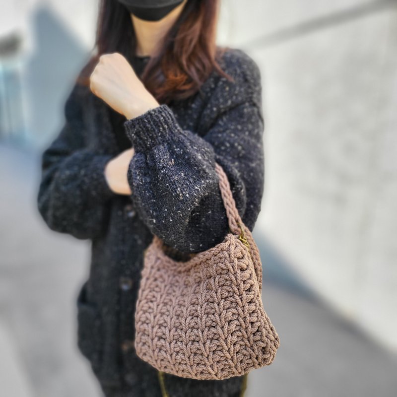 Tofu hobo bag  豆腐流浪包 / 手工鉤針編織包 - 手提包/手提袋 - 棉．麻 
