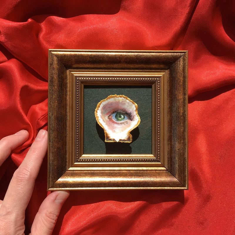 Original Painting on Shell Framed Lover's Eye Antique Artwork Small Dark - 壁貼/牆壁裝飾 - 其他材質 白色