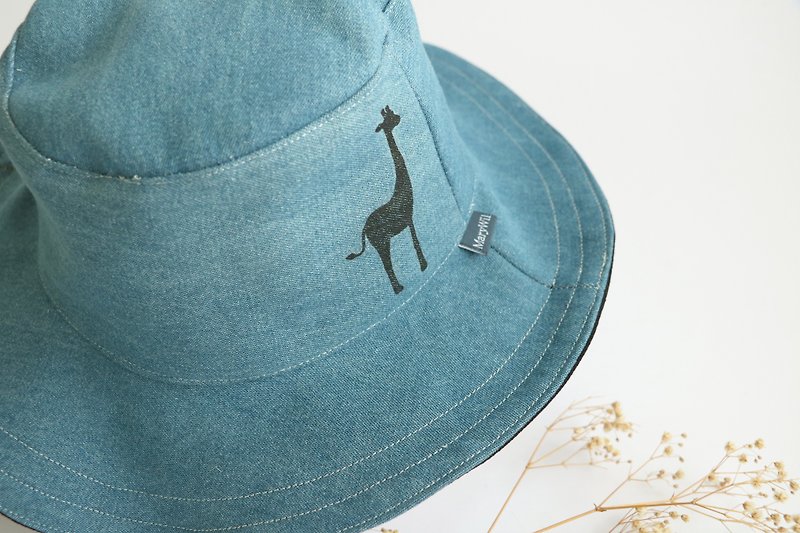 Mary Wil Handsome Hooded Hat - Cowboy Giraffe - หมวก - ผ้าฝ้าย/ผ้าลินิน สีน้ำเงิน