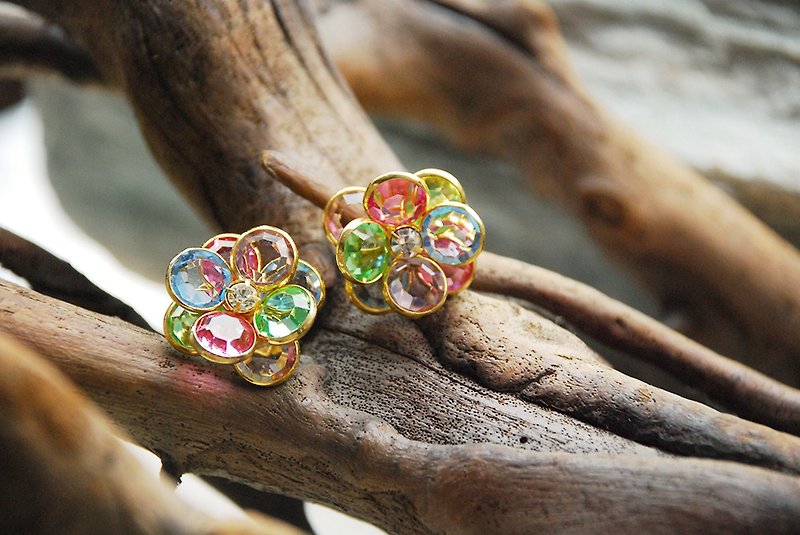 Giraffe Giraffe Man _ Stereoscopic Colorful Crystal Flower Antique Earrings - Earrings & Clip-ons - Other Metals Multicolor