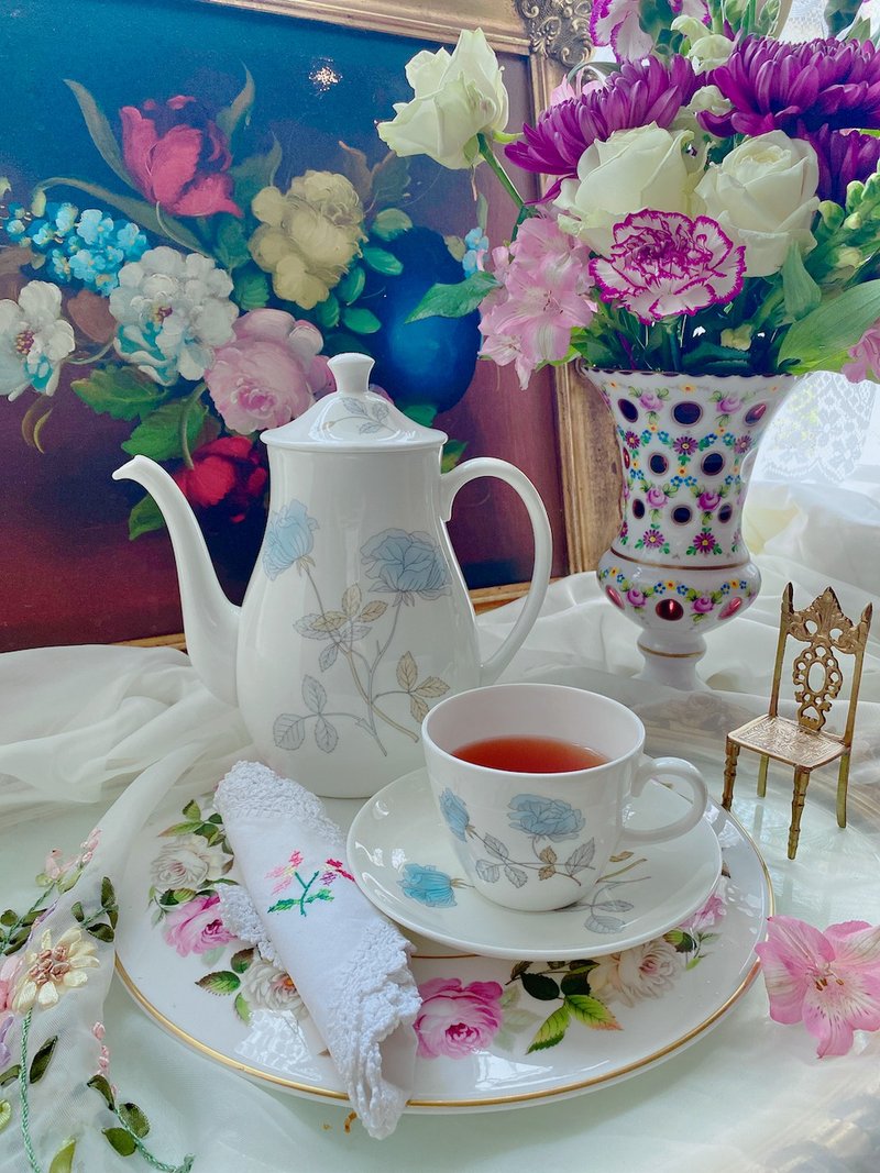 英國骨瓷皇家御用Wedgwood Ice Rose 花茶壺 咖啡壺 果汁壺庫存品 - 咖啡壺/手沖壺 - 瓷 藍色
