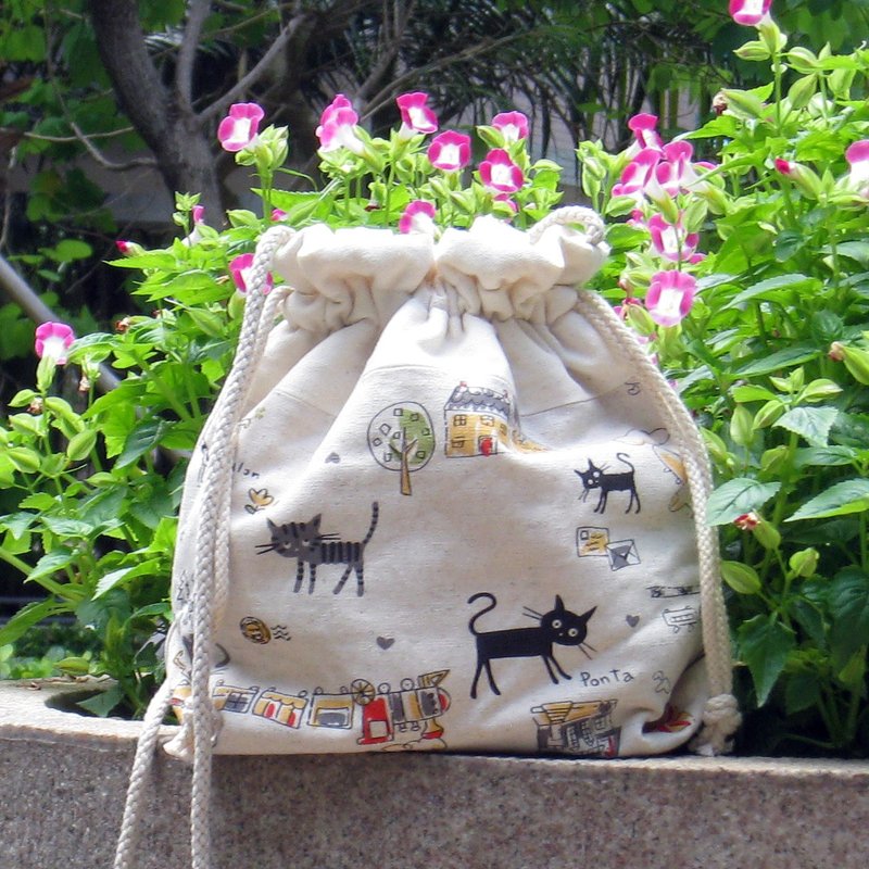 三合一肩背/斜背/手提束口水桶包 ~ 城市中的貓咪 (A21) - 側背包/斜背包 - 棉．麻 卡其色