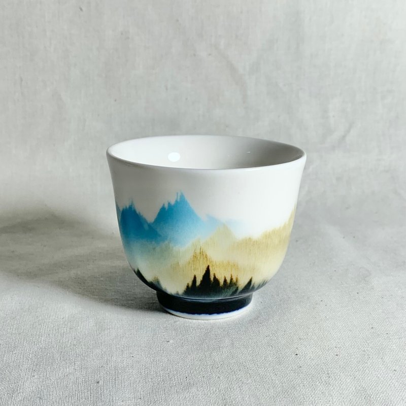 Chinese Painting Landscape Beauty Cup 90ml Qiu Yuning Yingge H3-04 - Teapots & Teacups - Porcelain White