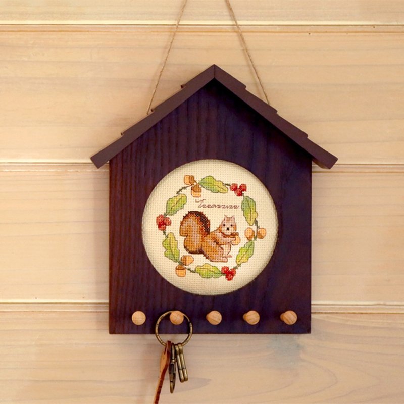 【Squirrel】Key Holder - Cross Stitch Kit | XiuCrafs - Items for Display - Wood Multicolor