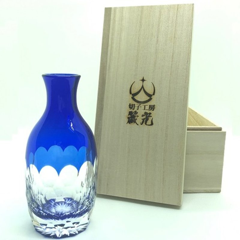 Sake bottle and tortoise shell - Teapots & Teacups - Glass 