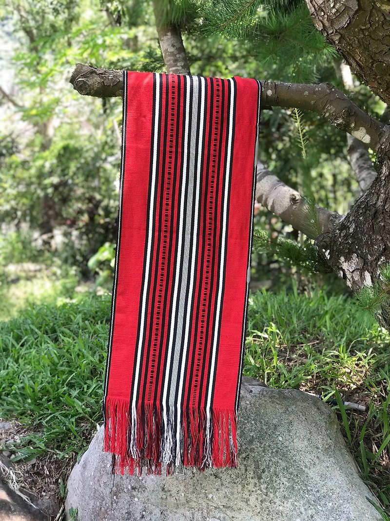 Cloth Tongfan-Red, White and Black Totem Exquisite Handicraft Tablecloth/Decorative Weaving - Other - Cotton & Hemp Red