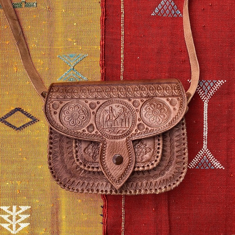Moroccan Mud-dyed Desert Walled Caramel Camel Bag - Messenger Bags & Sling Bags - Genuine Leather Brown