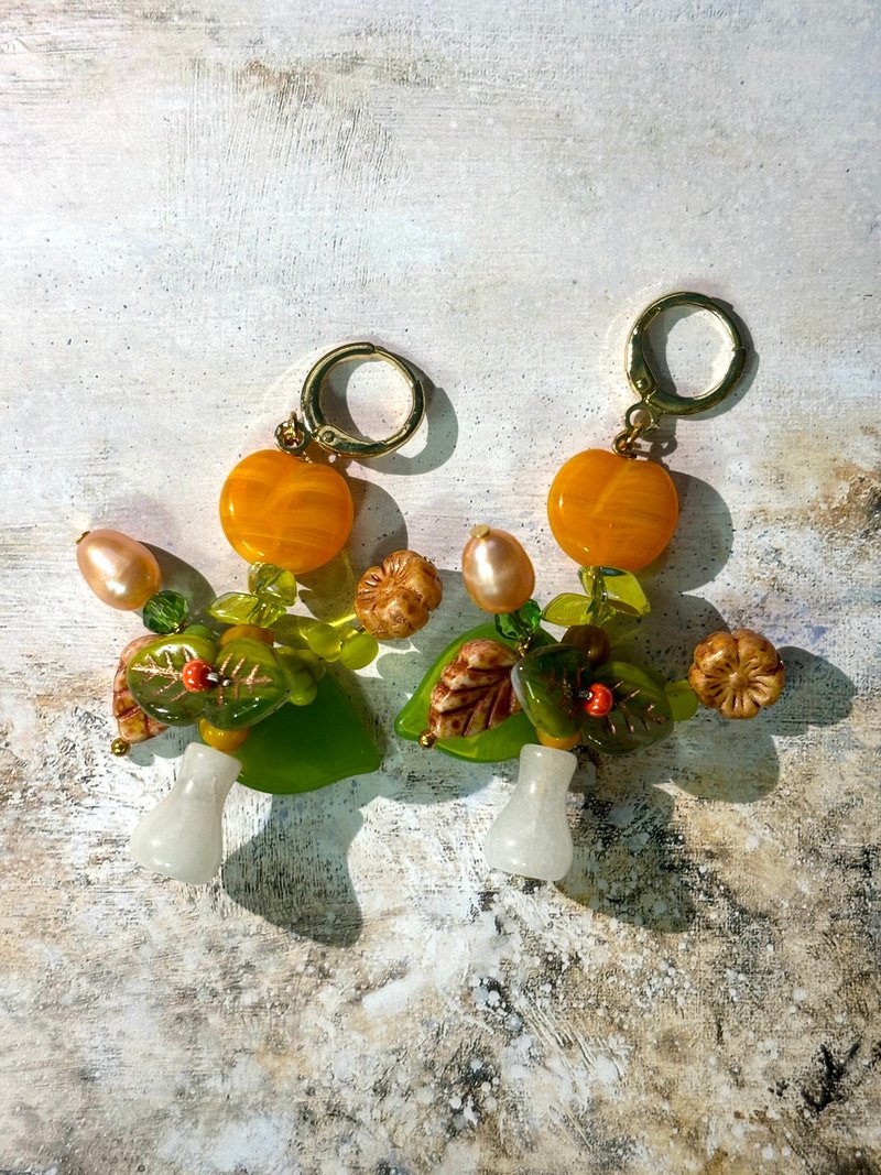 Flower in a Vase Drop Earrings, Flower Jewelry, Floral Earrings - ต่างหู - แก้ว หลากหลายสี