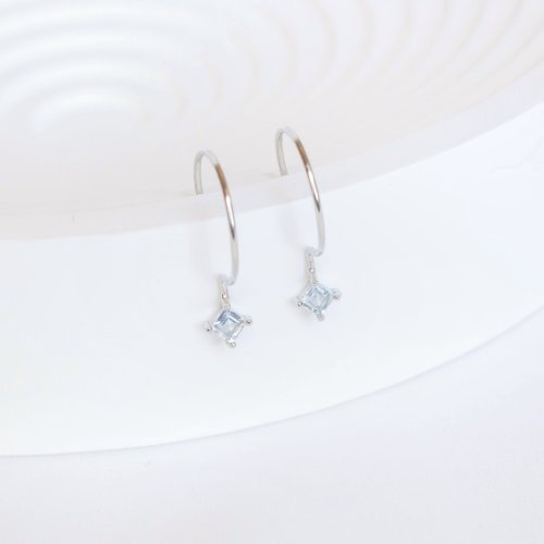 スターリングシルバー　スクエアピアス ブルー石925 スターリングシルバー スクエアピアス/フック