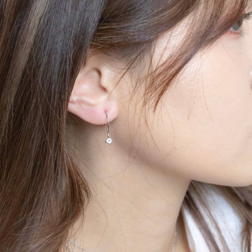 スターリングシルバー　スクエアピアス ブルー石925 スターリングシルバー スクエアピアス/フック