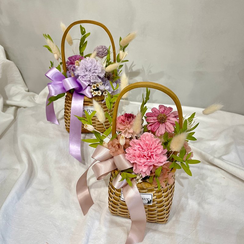Permanent Carnation Basket/Mother's Day/Gifts/Valentine's Day/Birthdays/Housewarming/Promotion - ช่อดอกไม้แห้ง - พืช/ดอกไม้ หลากหลายสี