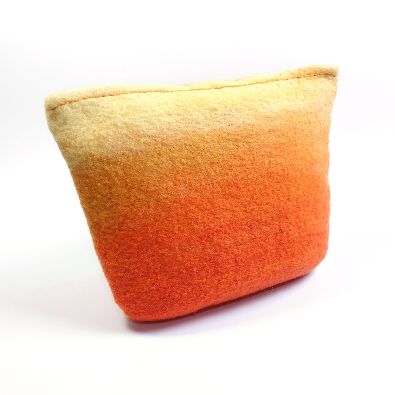 Handmade orange gradual wool felt wet felt universal cosmetic bag / citrus - กระเป๋าเครื่องสำอาง - ขนแกะ สีส้ม