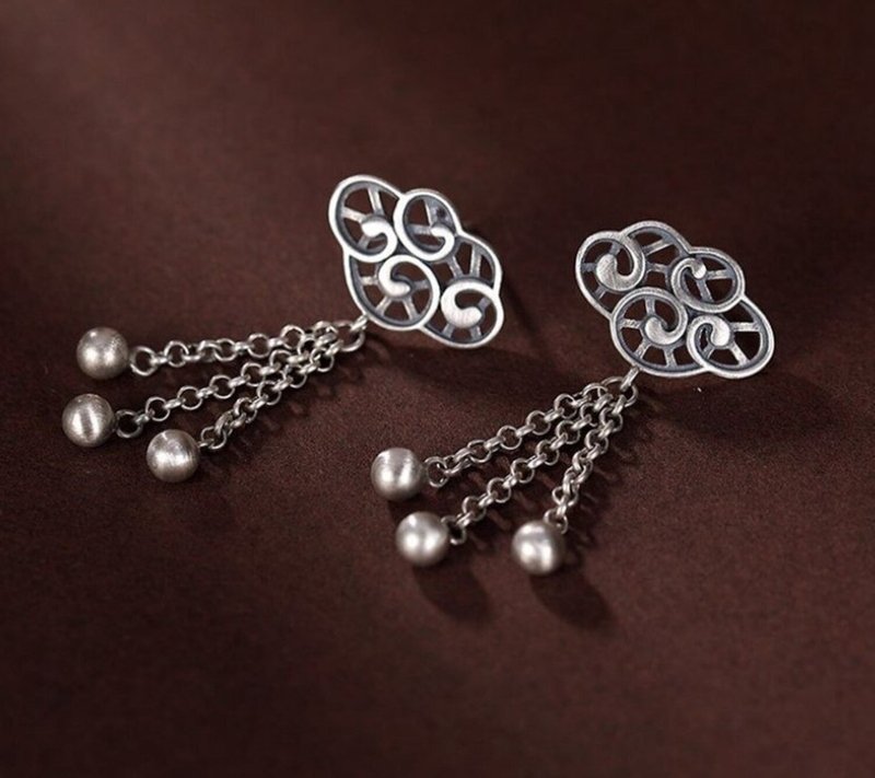 Ethnic Hollow Lucky Clouds Earrings Women Thai Silver 925 Silver Chains Tassels - 耳環/耳夾/耳骨夾 - 純銀 銀色