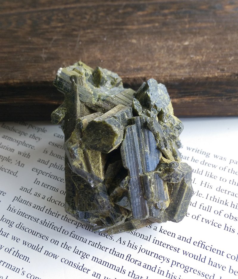 Tourmaline  巴西產地 電氣石 綠碧璽 天然礦石 原礦 - 擺飾/家飾品 - 其他材質 