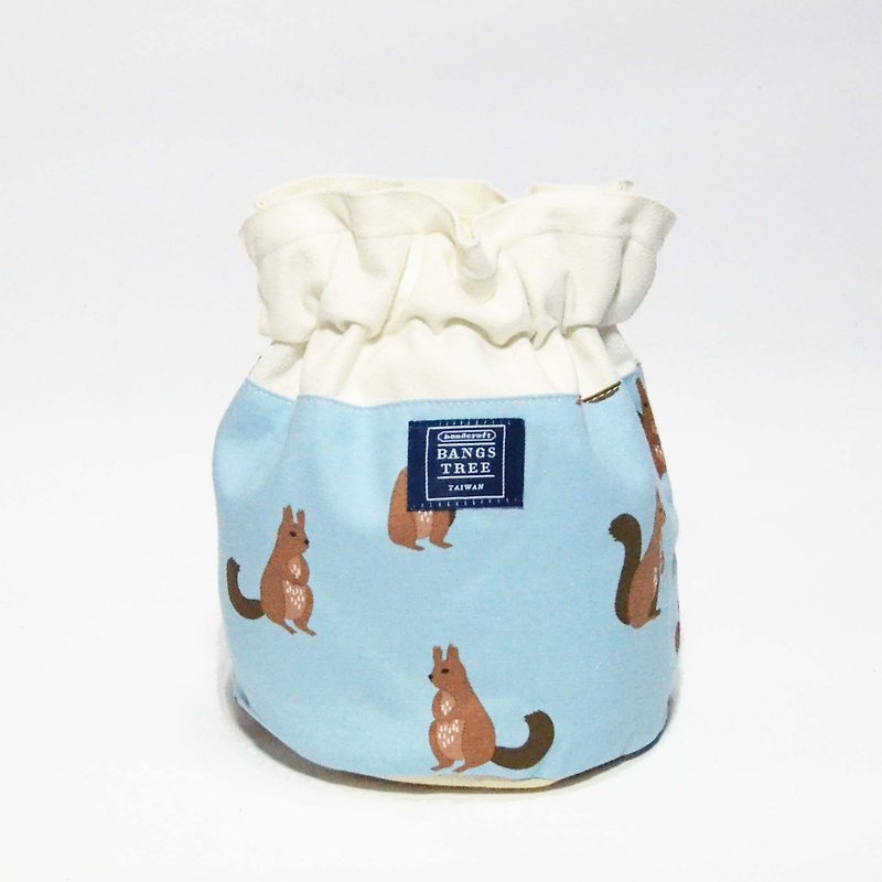:: :: Bangs tree squirrel _ dorsal bucket bag (stock supply) - Messenger Bags & Sling Bags - Cotton & Hemp Blue