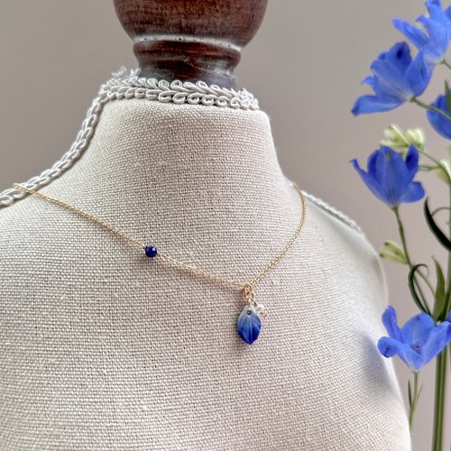 刺鳥 THORNBIRD JEWELRY 【七月・小飛燕】煉花成你 | 青金石珍珠花瓣項鍊 天然水晶