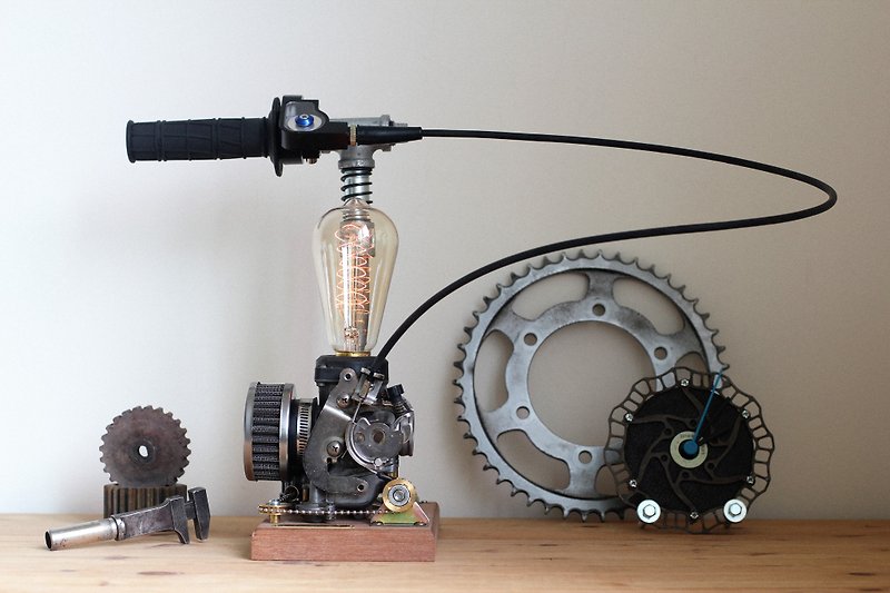 Carburetor Throttle Turn Handle Atmosphere Lamp Industrial Style Handmade Lamp - โคมไฟ - วัสดุอื่นๆ 