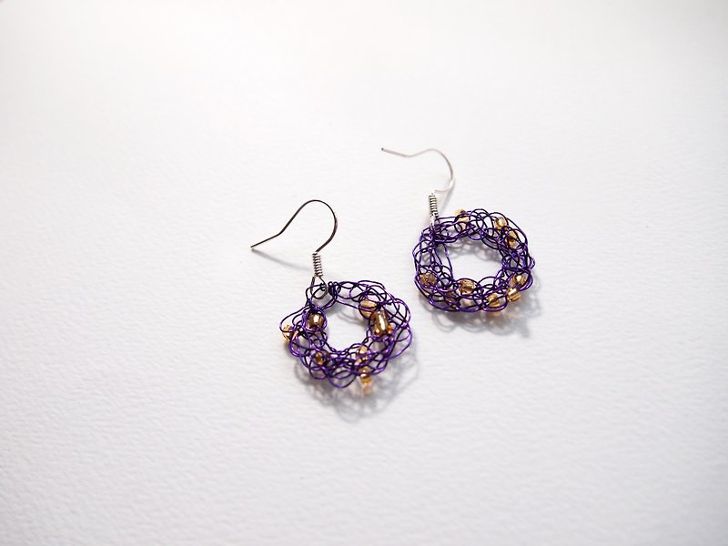E052 order cute purple hand braided Bronze wire donut shaped earrings - ต่างหู - วัสดุอื่นๆ สีม่วง