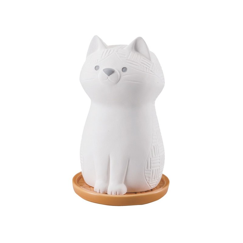【日本DECOLE】KARATTO MASCOT 自然除濕器 - 白色貓 - 擺飾/家飾品 - 陶 白色