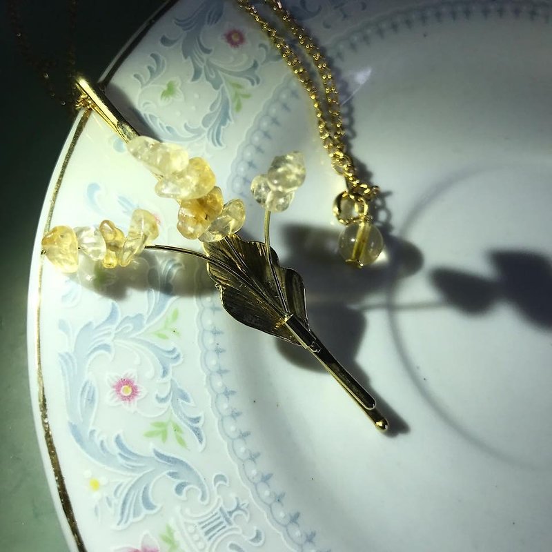 【Lost And Find】elegant NaturalStone flower hair clip necklace - สร้อยคอ - เครื่องเพชรพลอย สีทอง
