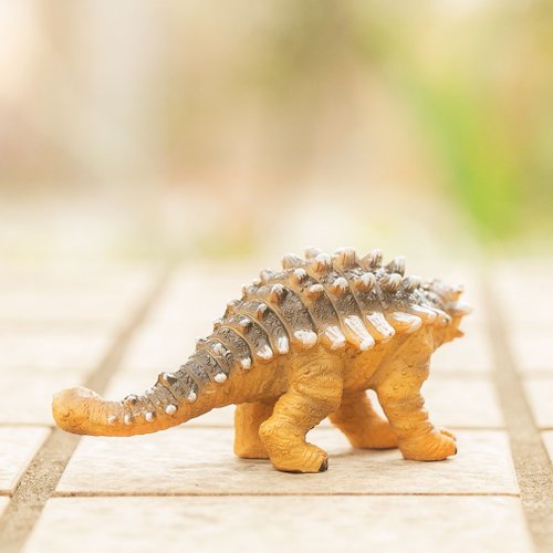 デバリエ カーゴイロサウルス 恐竜 置物 ガーデニング リアル