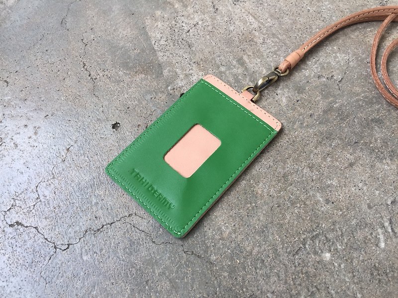 Leather ID Cover-Green - ที่ใส่บัตรคล้องคอ - หนังแท้ สีเขียว