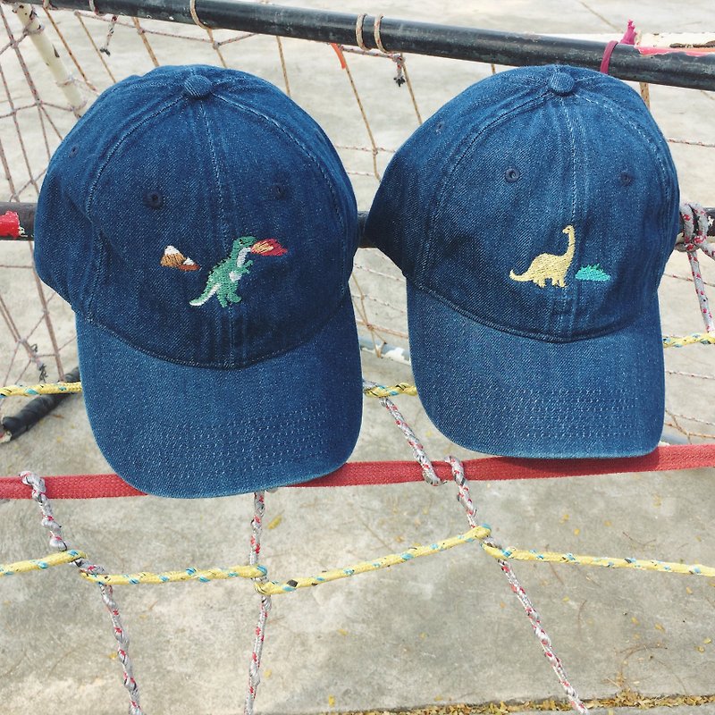 Dinosaurs ( T rex and Bronto ) Cap / Denim - 帽子 - 其他材質 藍色