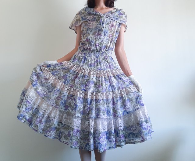70年代ヴィンテージのブルーとパープルの花柄コットン
