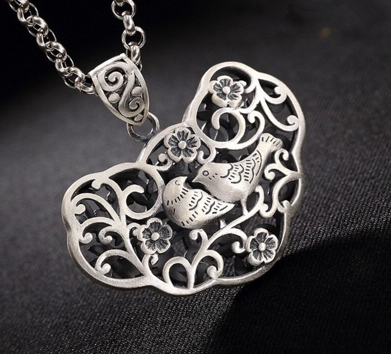 Real 999 Fine Silver Ethnic Heart-shape Hollow Pendant without Chain Engraved - 戒指 - 純銀 銀色