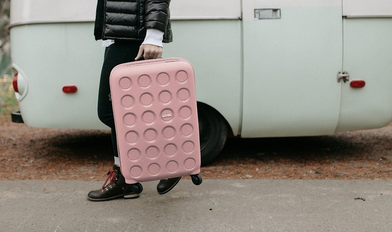 【LOJEL】VITA 22吋 登機箱 PP材質 雙齒防盜防爆拉鍊箱 玫瑰粉 - 行李箱 / 旅行喼 - 塑膠 粉紅色