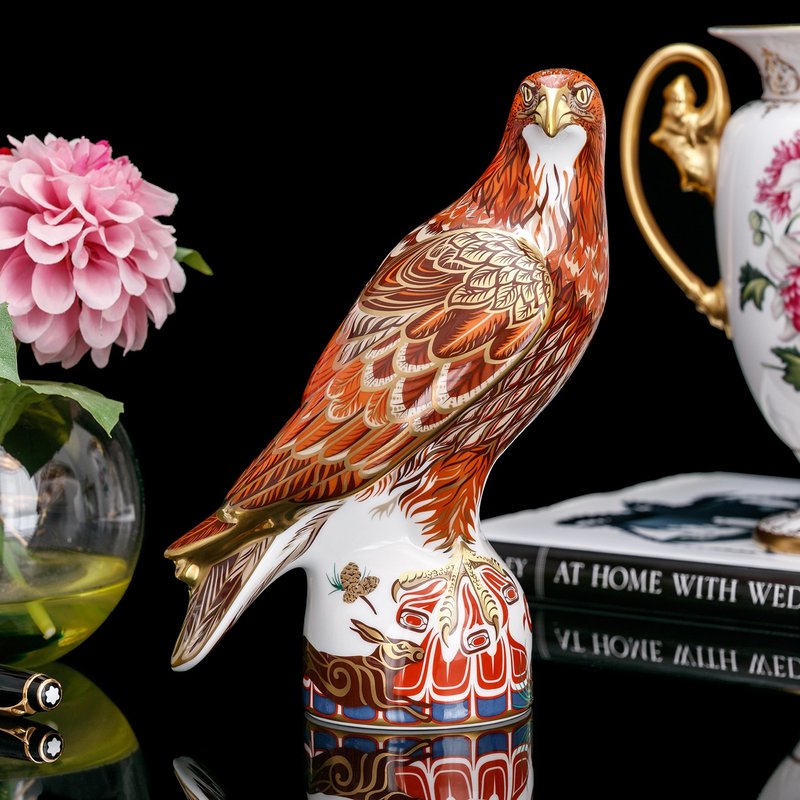 英国製 ロイヤル クラウン ダービー 2017 マジェスティック キング ゴールデン イーグル ペーパーウェイト ボーンチャイナ デコレーション - 置物 - 磁器 