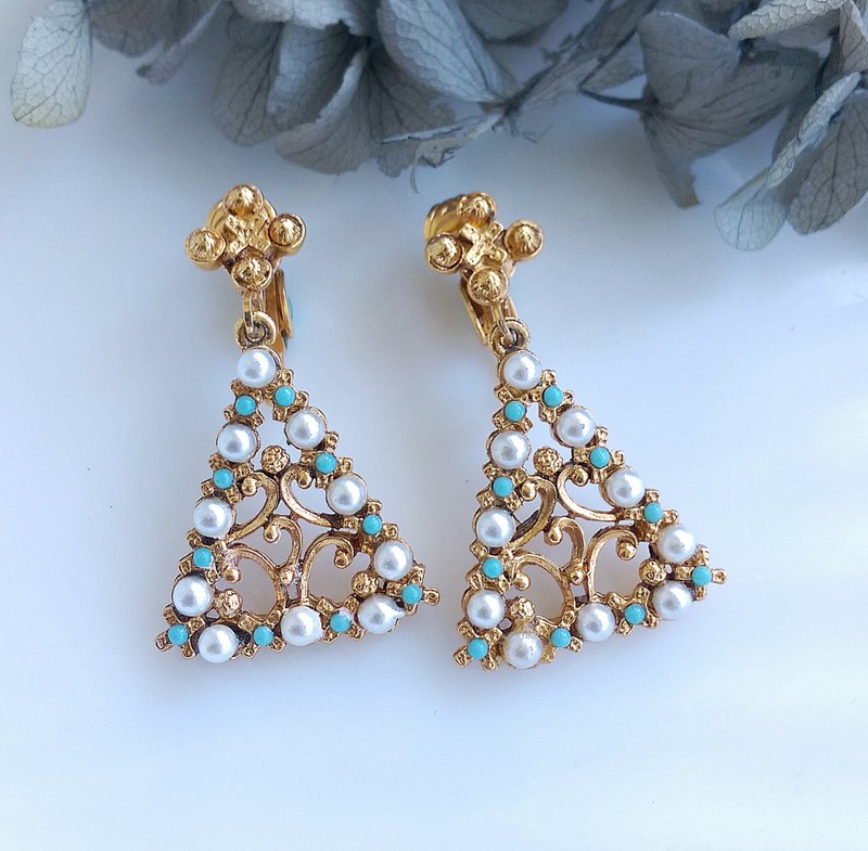 Vintage Jewelry 西洋古董飾品 FLORENZA 細緻三角繞珠 夾式耳環 - 耳環/耳夾/耳骨夾 - 其他金屬 金色