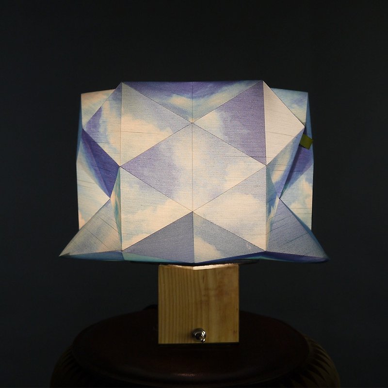 deLight Table Lamp 9 /  Handmade  /  Origami  / Award Winning Product - โคมไฟ - ผ้าไหม 