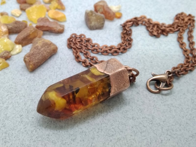Amber pendulum necklace / Resin and amber jewelry / Small pendulum for dowsing - 項鍊 - 寶石 橘色