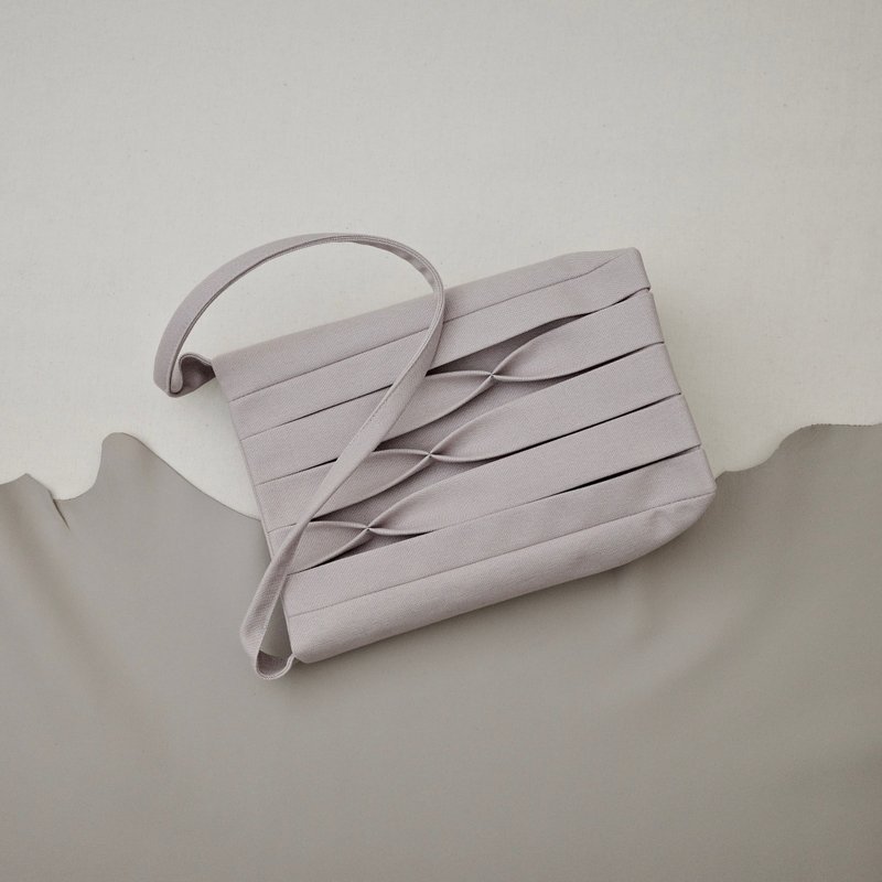 Three-dimensional pleated small tote bag/canvas bag/portable side back/smoke powder - กระเป๋าถือ - ผ้าฝ้าย/ผ้าลินิน สึชมพู