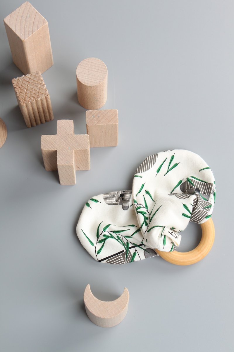Baby Bow Special Selection Natural Canadian Log Ring Toy Baby Teether Bite Soothing Series - ผ้ากันเปื้อน - ผ้าฝ้าย/ผ้าลินิน ขาว