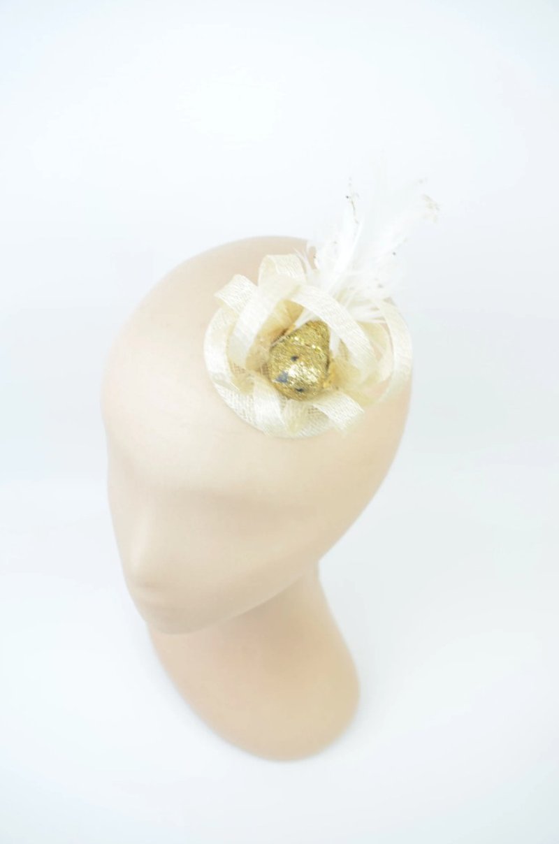 Headpiece Hair Clip with White Feathered Gold Glitter Bird and Ivory Twirls - 髮夾/髮圈 - 其他材質 白色