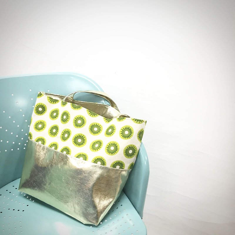 | •R• | Double Buckle Color Block Shoulder Bag | Golden Kiwi - กระเป๋าแมสเซนเจอร์ - วัสดุอื่นๆ 