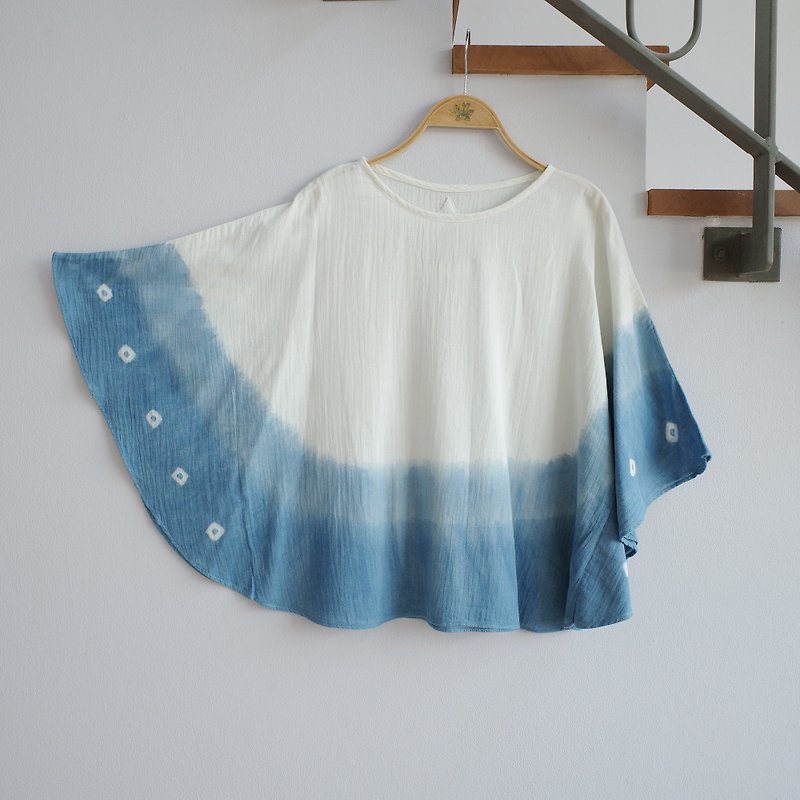 Butterfly shirt / indigo dot dip / loose fitting cotton blouse - 女裝 上衣 - 棉．麻 藍色