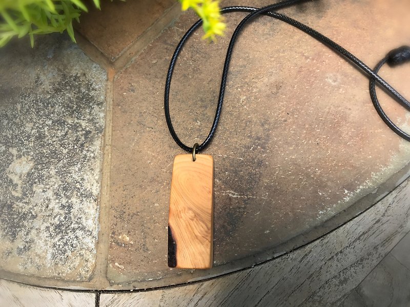 Really. Lemon Beech Necklace - Necklaces - Wood Multicolor