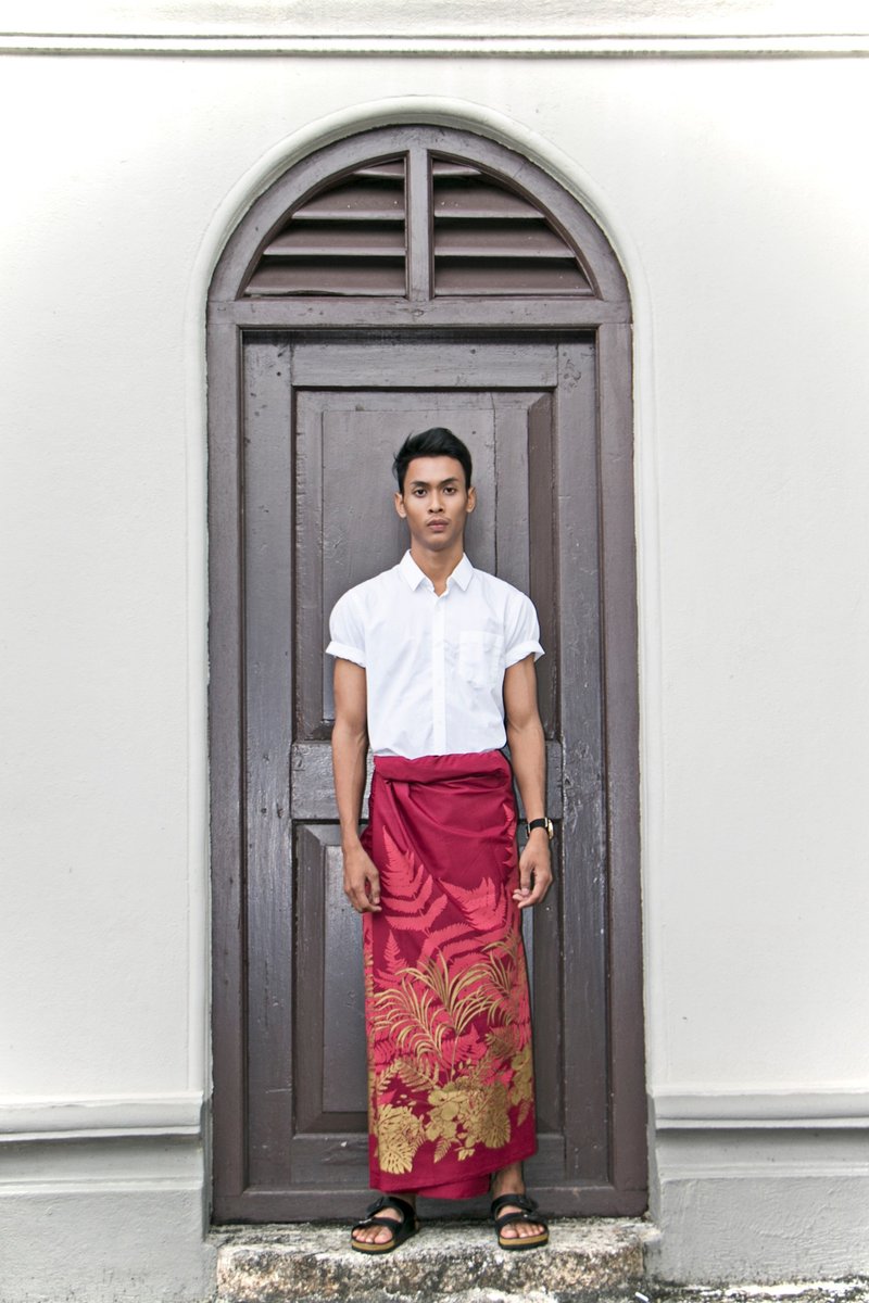 Tropical Sarong In Palm Leaves Maroon Printing - 男長褲/休閒褲 - 聚酯纖維 紅色