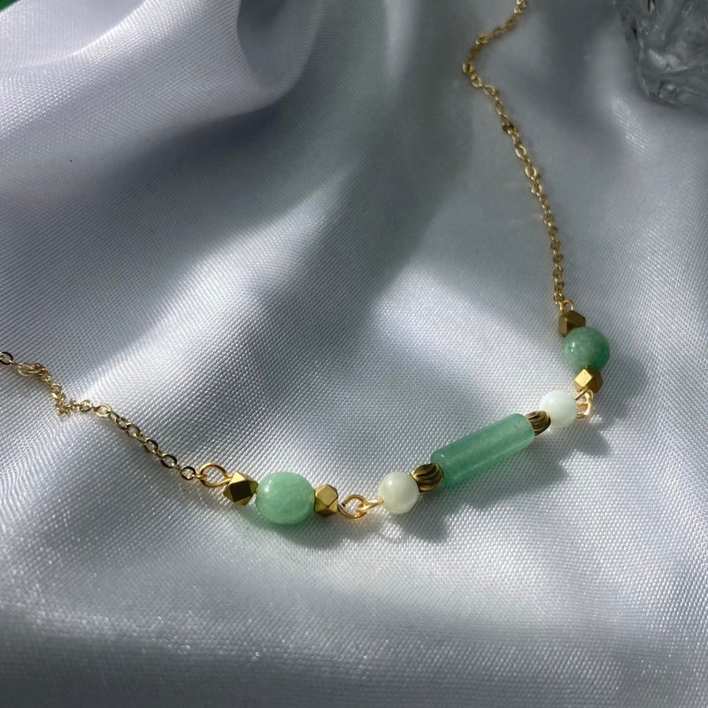 [Fu Yao Series] Green Aventurine/ Stone Crystal Necklace - สร้อยคอ - เครื่องประดับพลอย สีเขียว