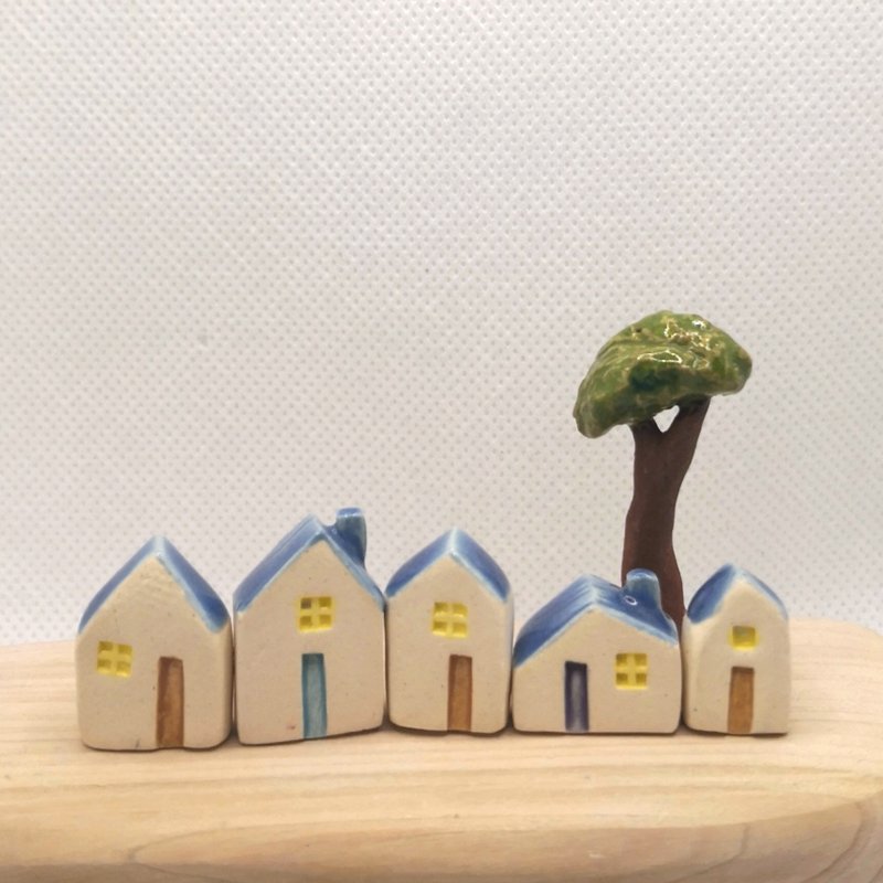 Mini village - Items for Display - Pottery Blue