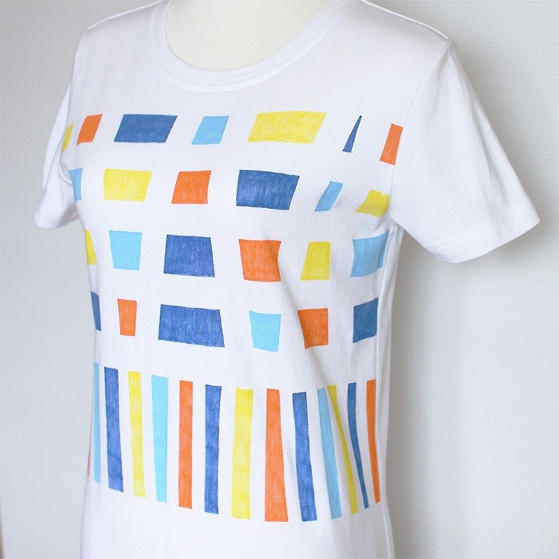 率性幾何手繪長版T-shirt(只有一件) - 女 T 恤 - 棉．麻 多色