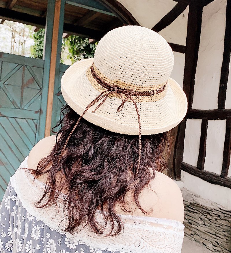 Straw hat for a walk in your heart - Other - Paper White